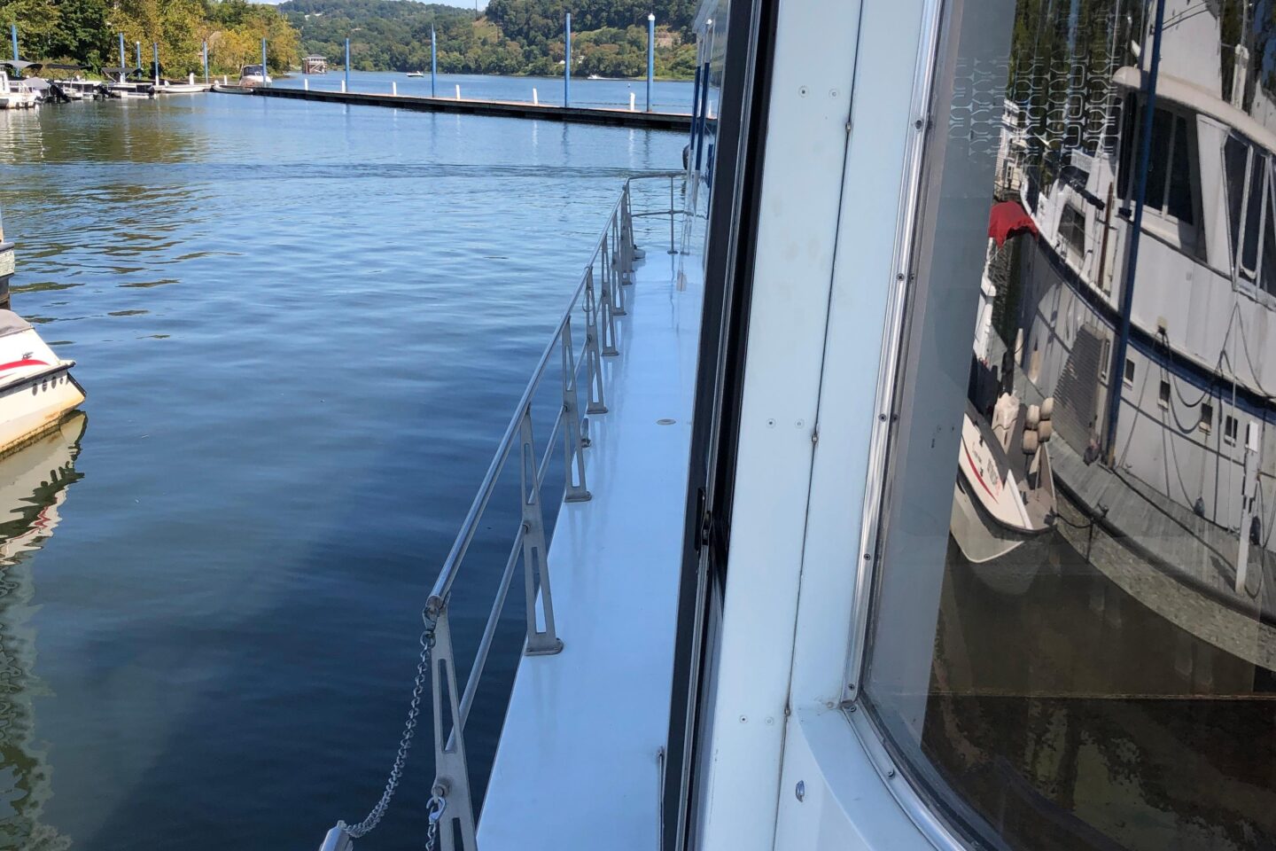1977 Pluckebaum Baymaster 52 X 17 Walkaround Sport Cruiser
