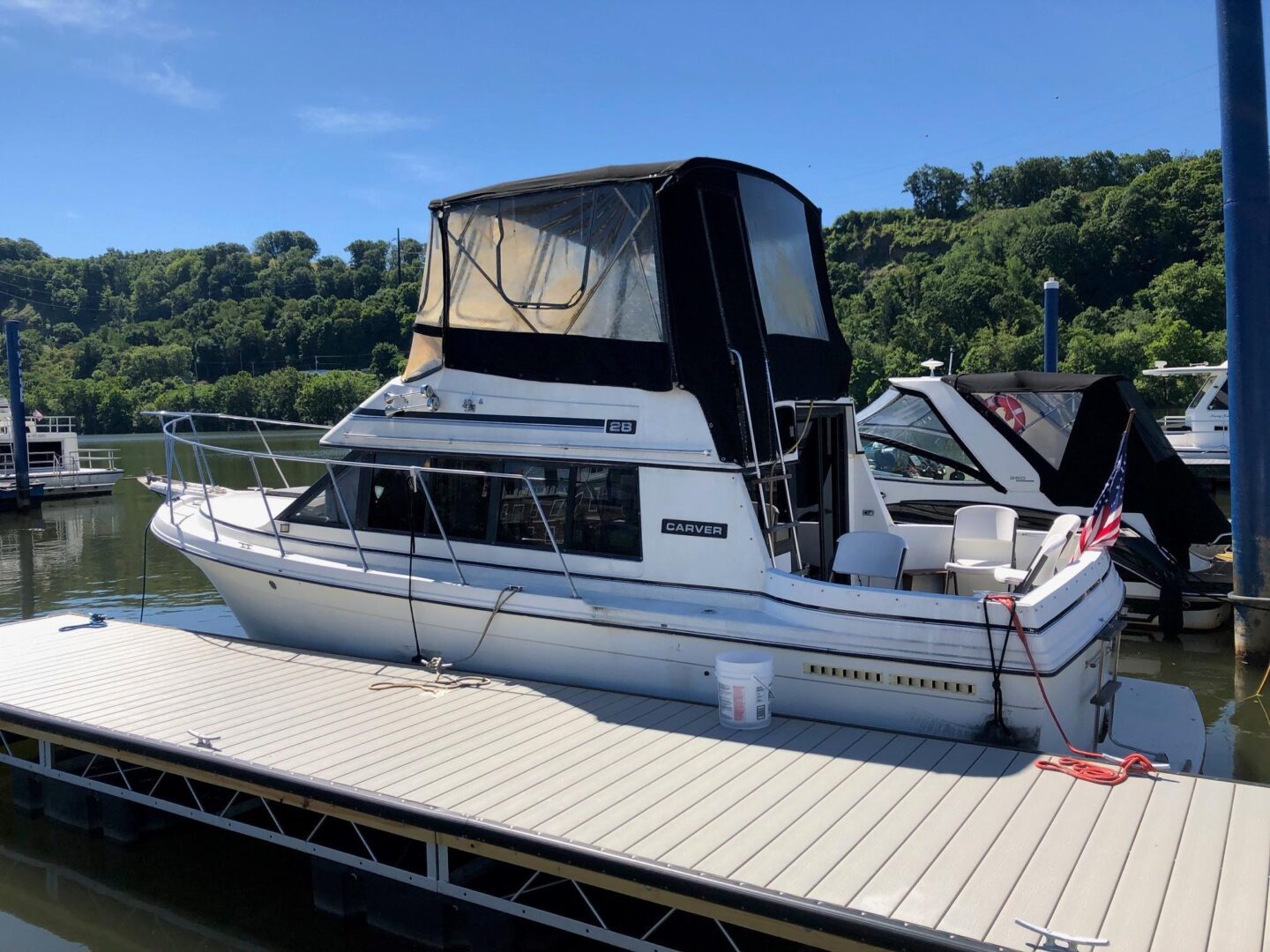 1984 Carver Mariner 2897