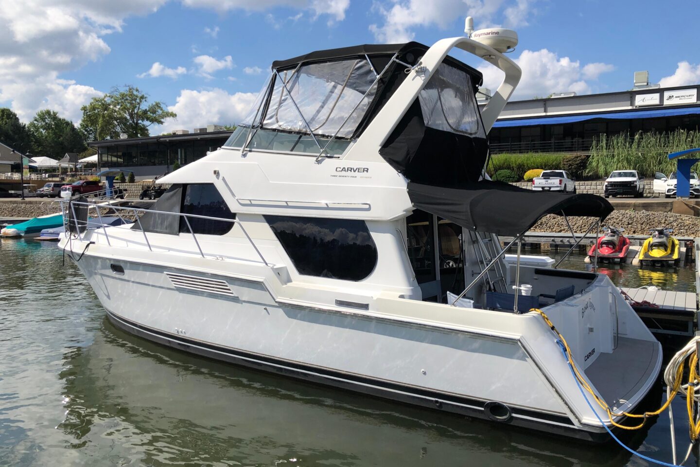 2001 Carver 374 Voyager