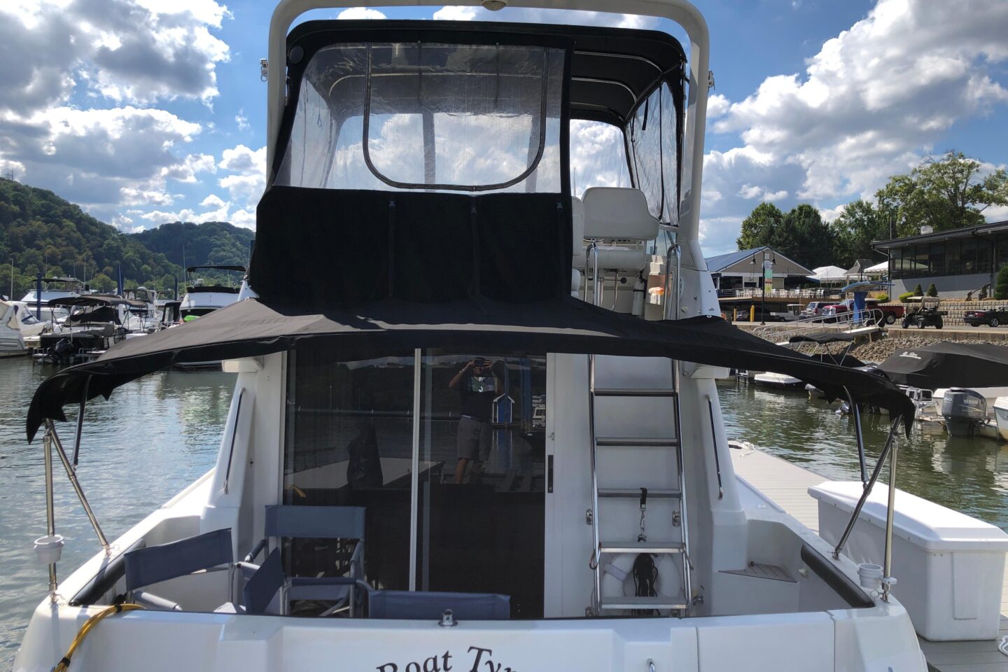 2001 Carver 374 Voyager