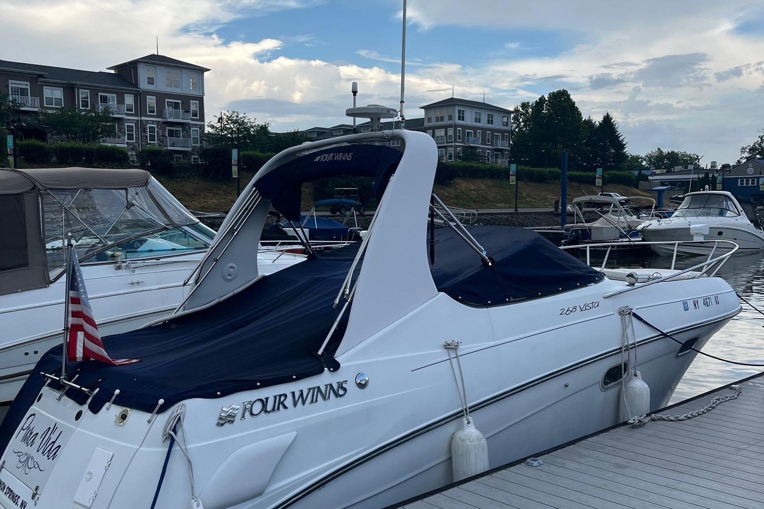 2002 Four Winns 268 Vista