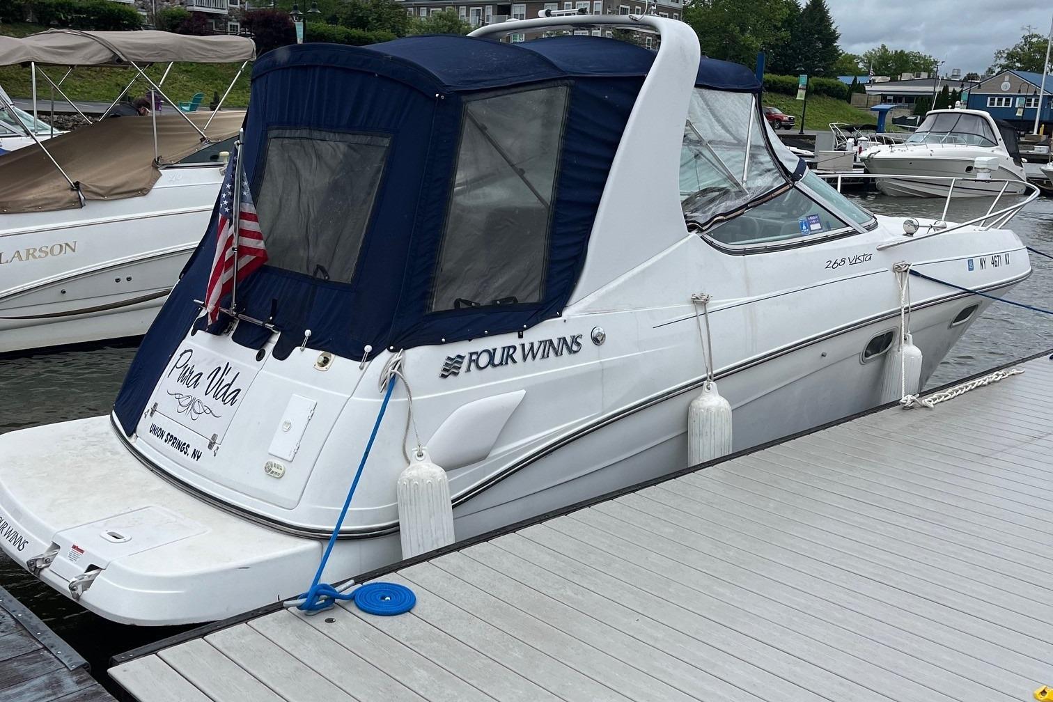 2002 Four Winns 268 Vista