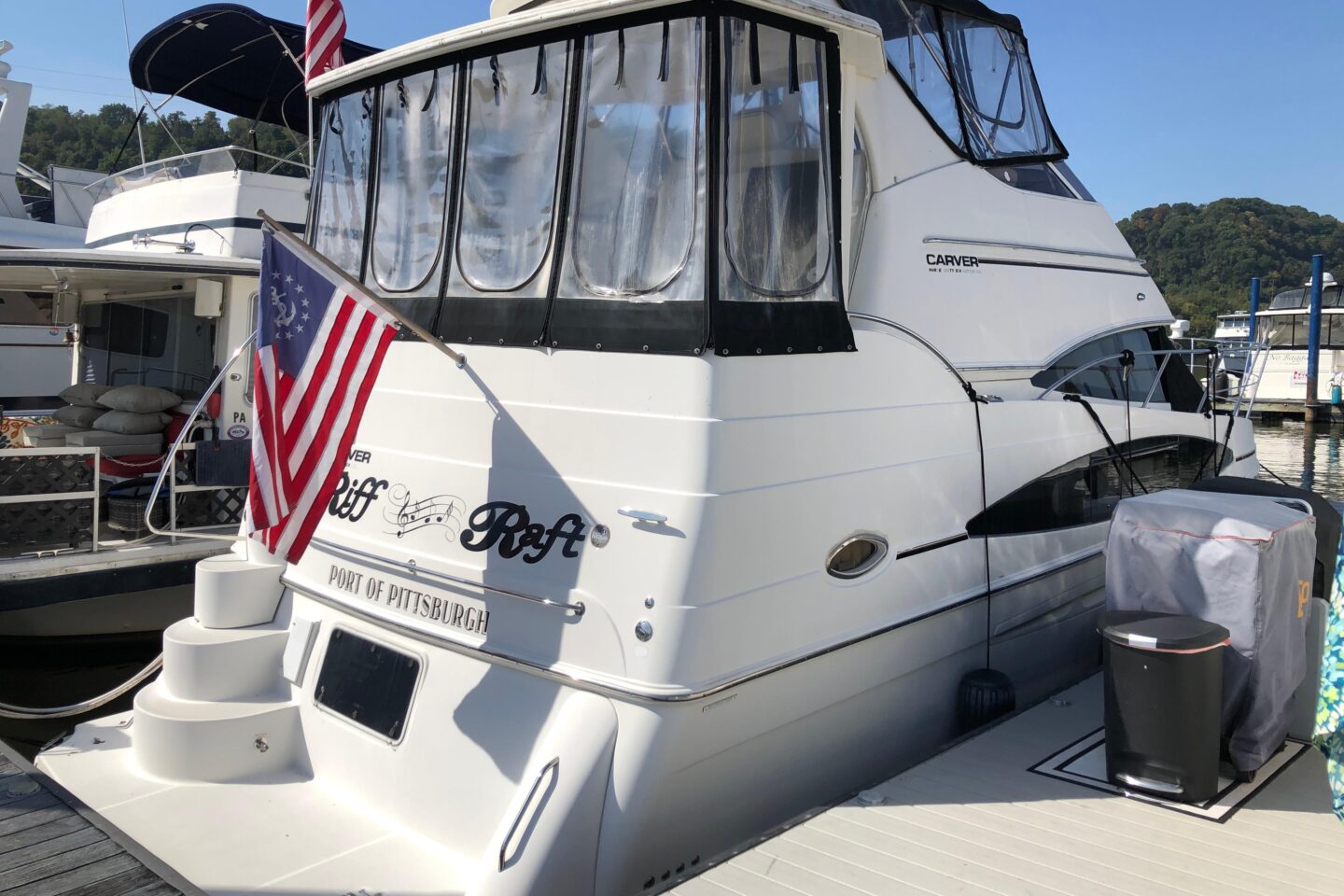2004 Carver 366 Motor Yacht