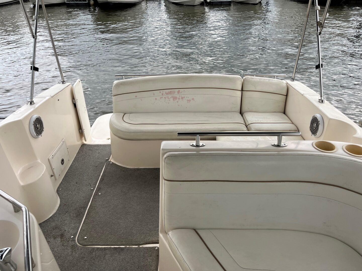 2004 Rinker Fiesta Vee 270