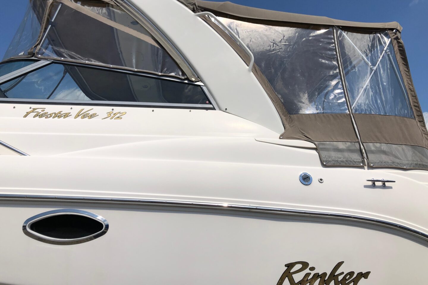 2004 Rinker Fiesta Vee 312