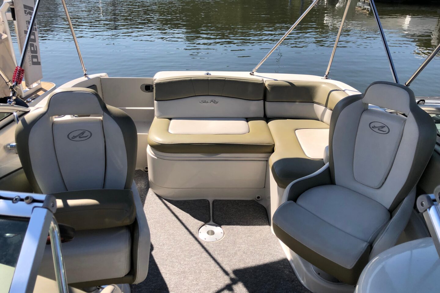 2007 Sea Ray 220 Sundeck