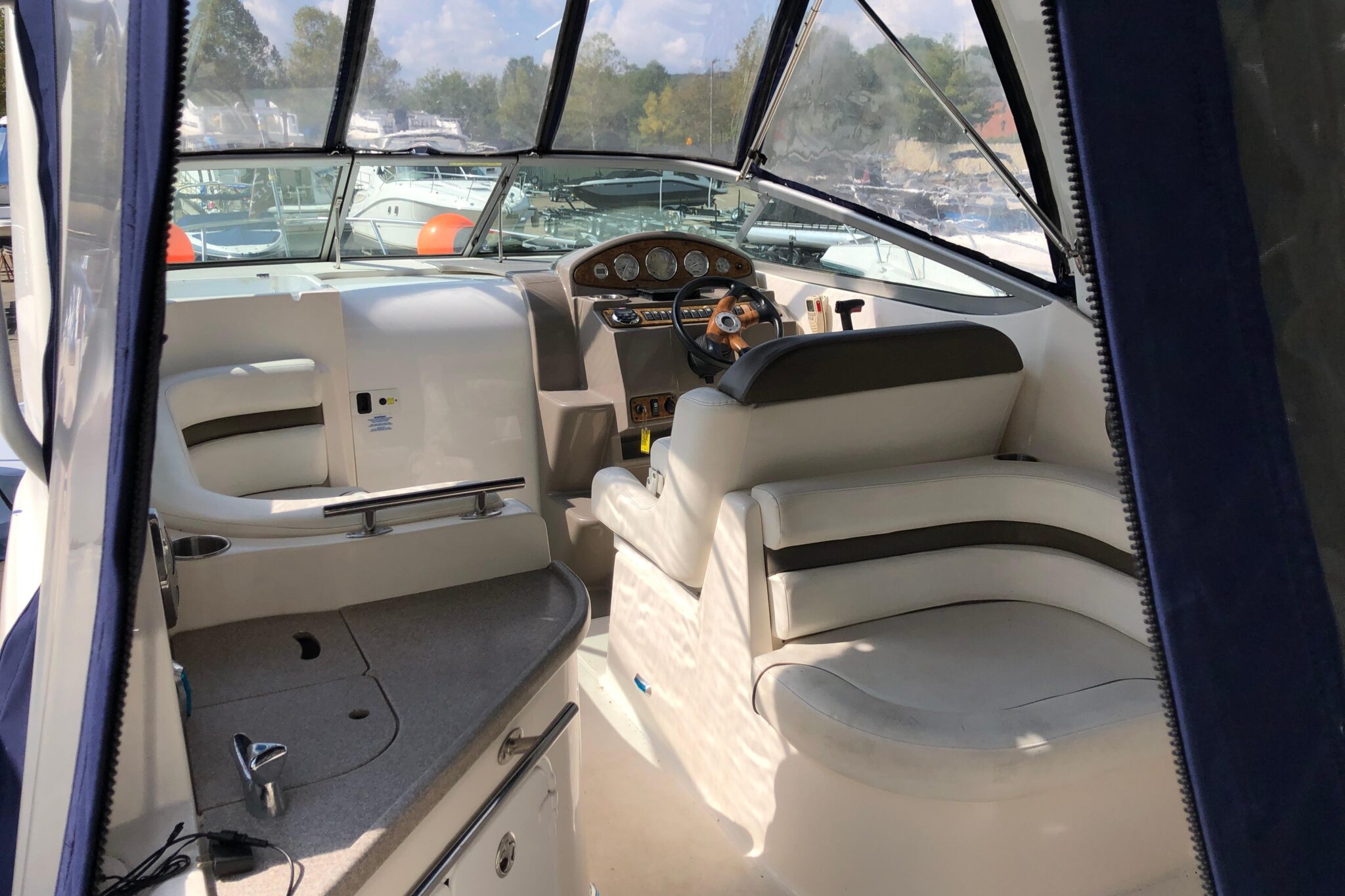 2008 Rinker 260 Express Cruiser