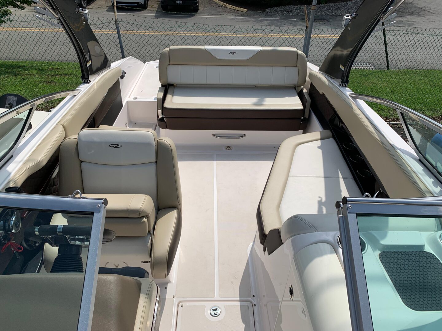 2014 Regal 27 FasDeck