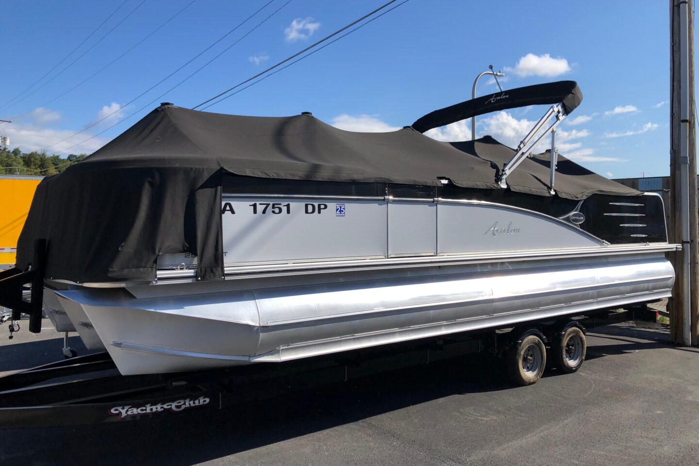 2015 Avalon Catalina Entertainer - 25'