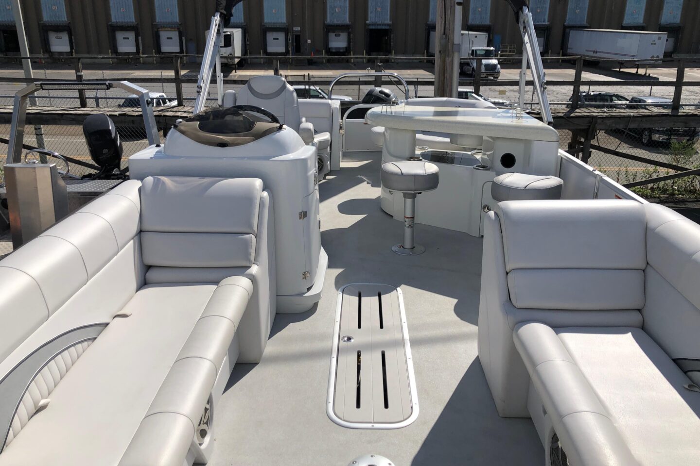 2015 Avalon Catalina Entertainer - 25'