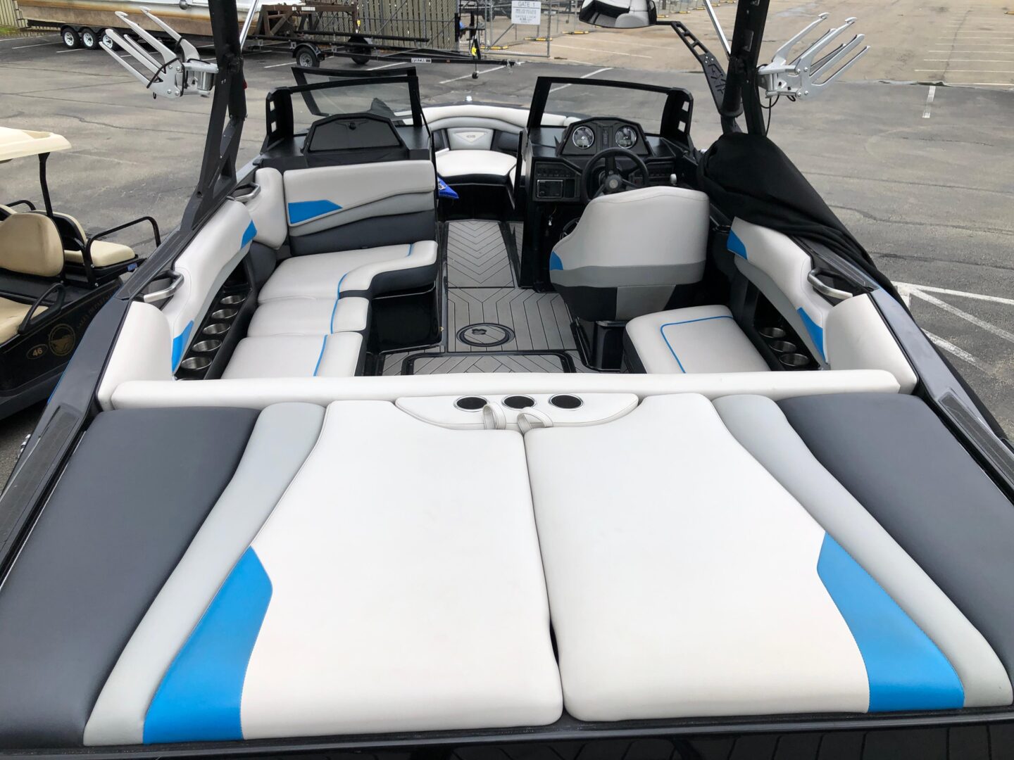 2016 Axis A22