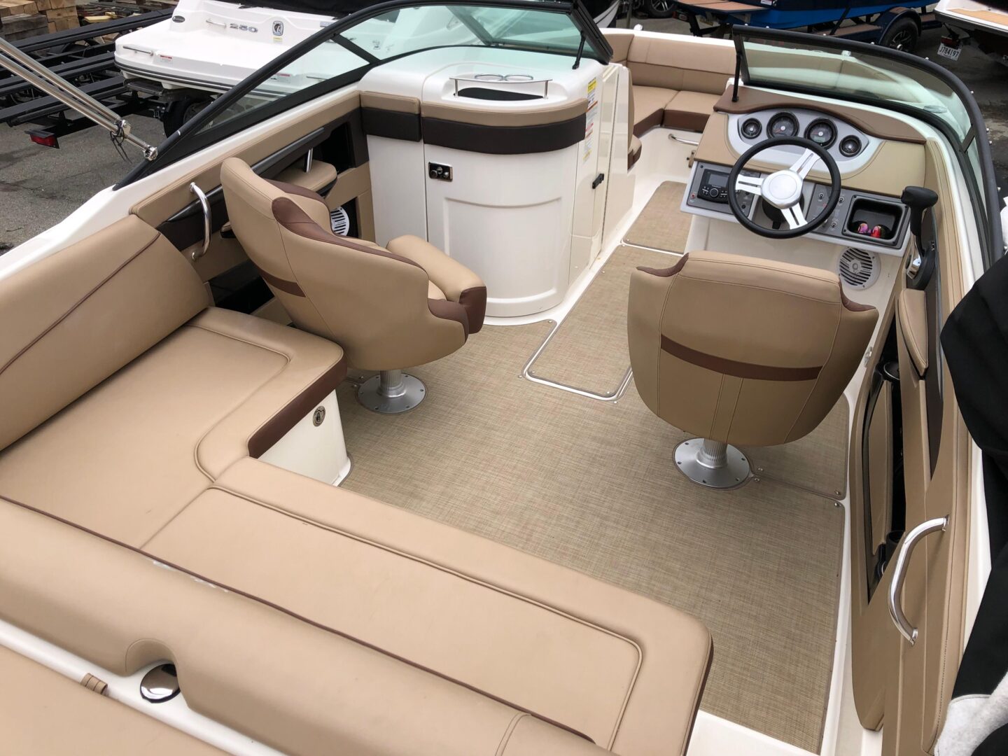 2017 Sea Ray SDX 220