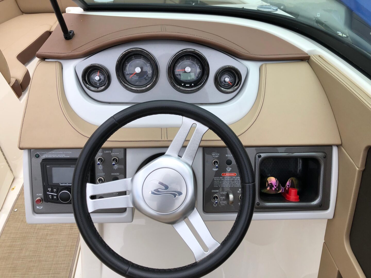 2017 Sea Ray SDX 220
