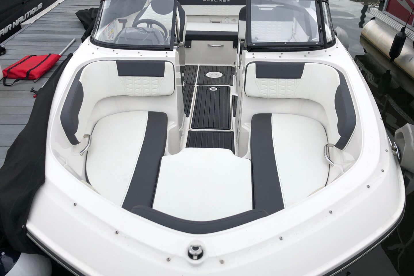 2021 Bayliner VR5 Bowrider I/O