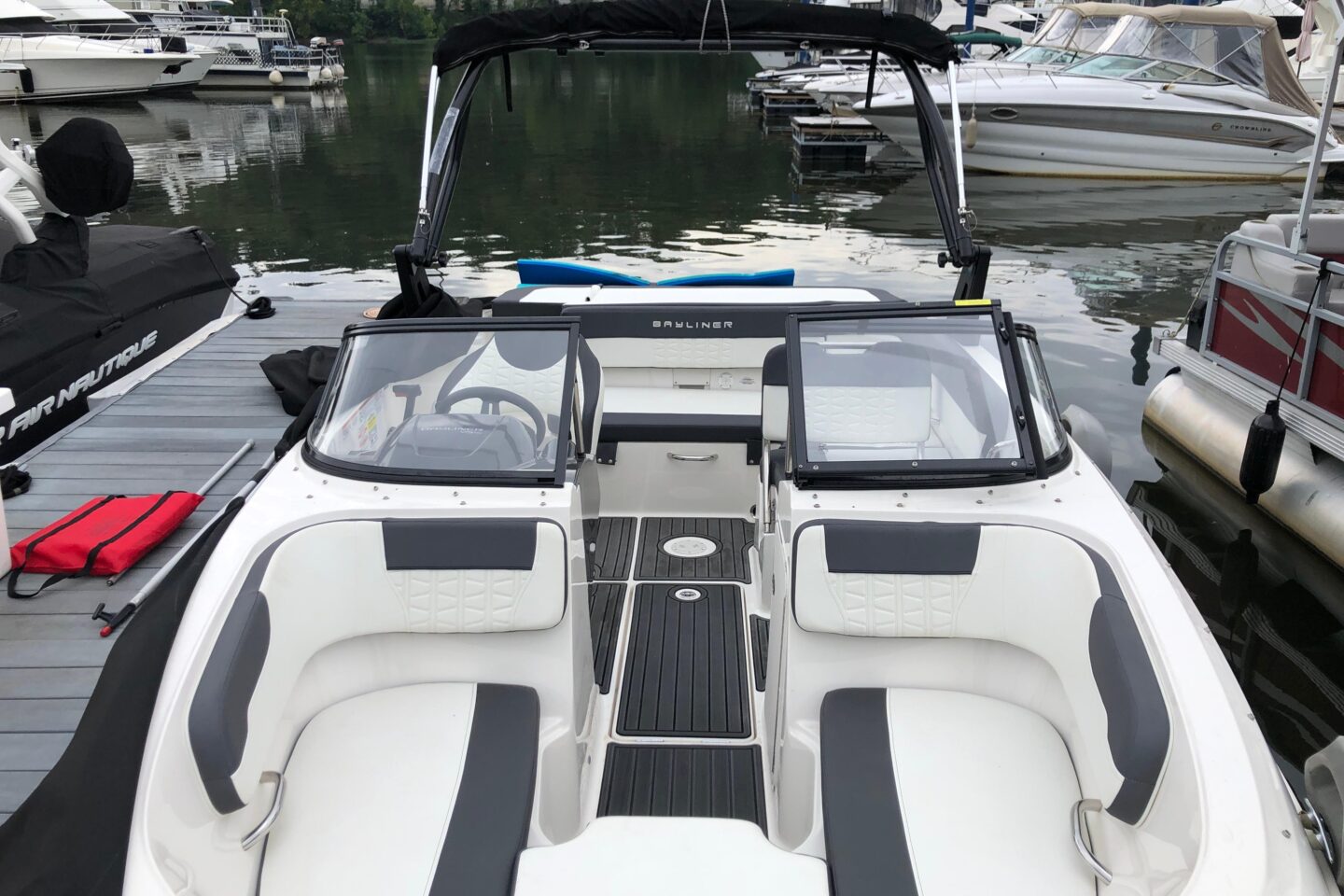 2021 Bayliner VR5 Bowrider I/O