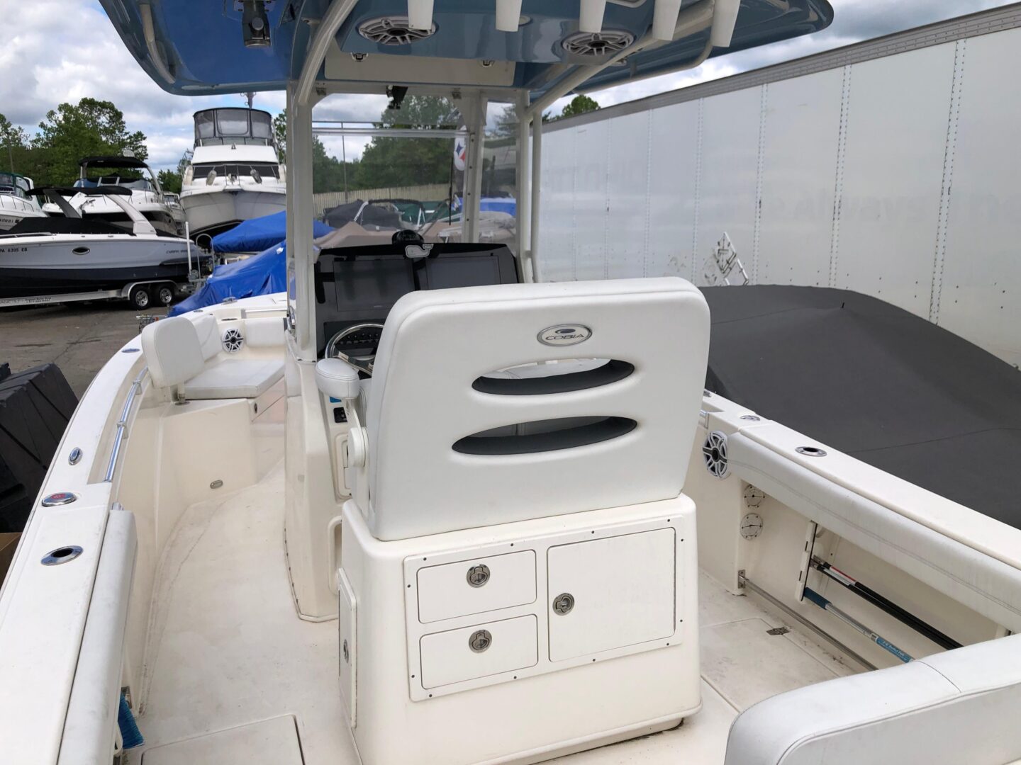 2021 Cobia 240 CC