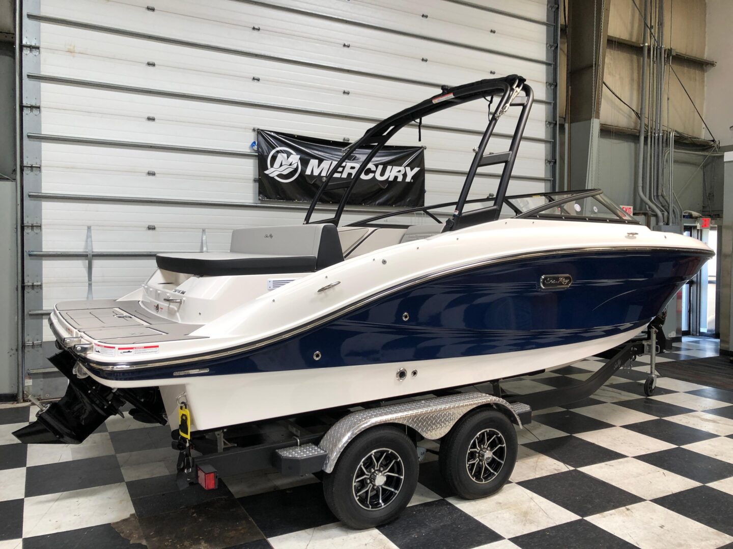 2025 Sea Ray SPX 210