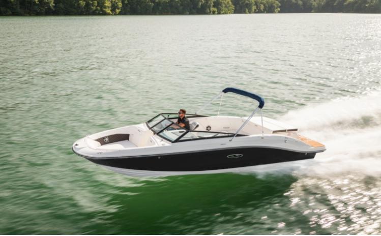 2025 Sea Ray SPX 230