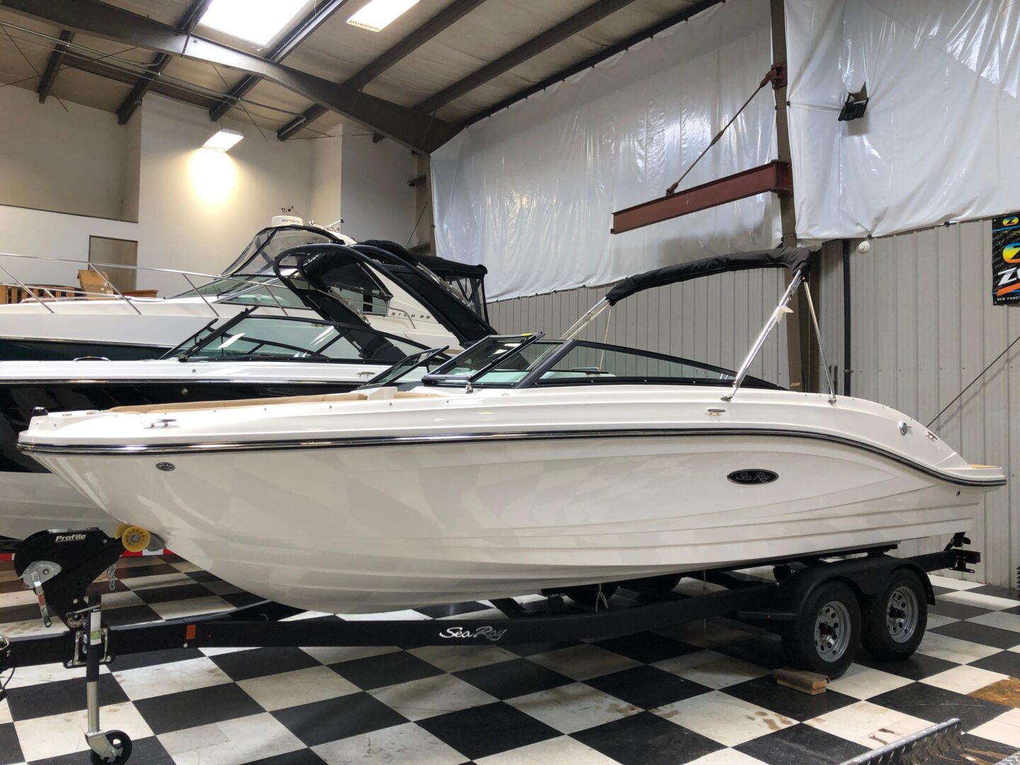 2025 Sea Ray SPX 230