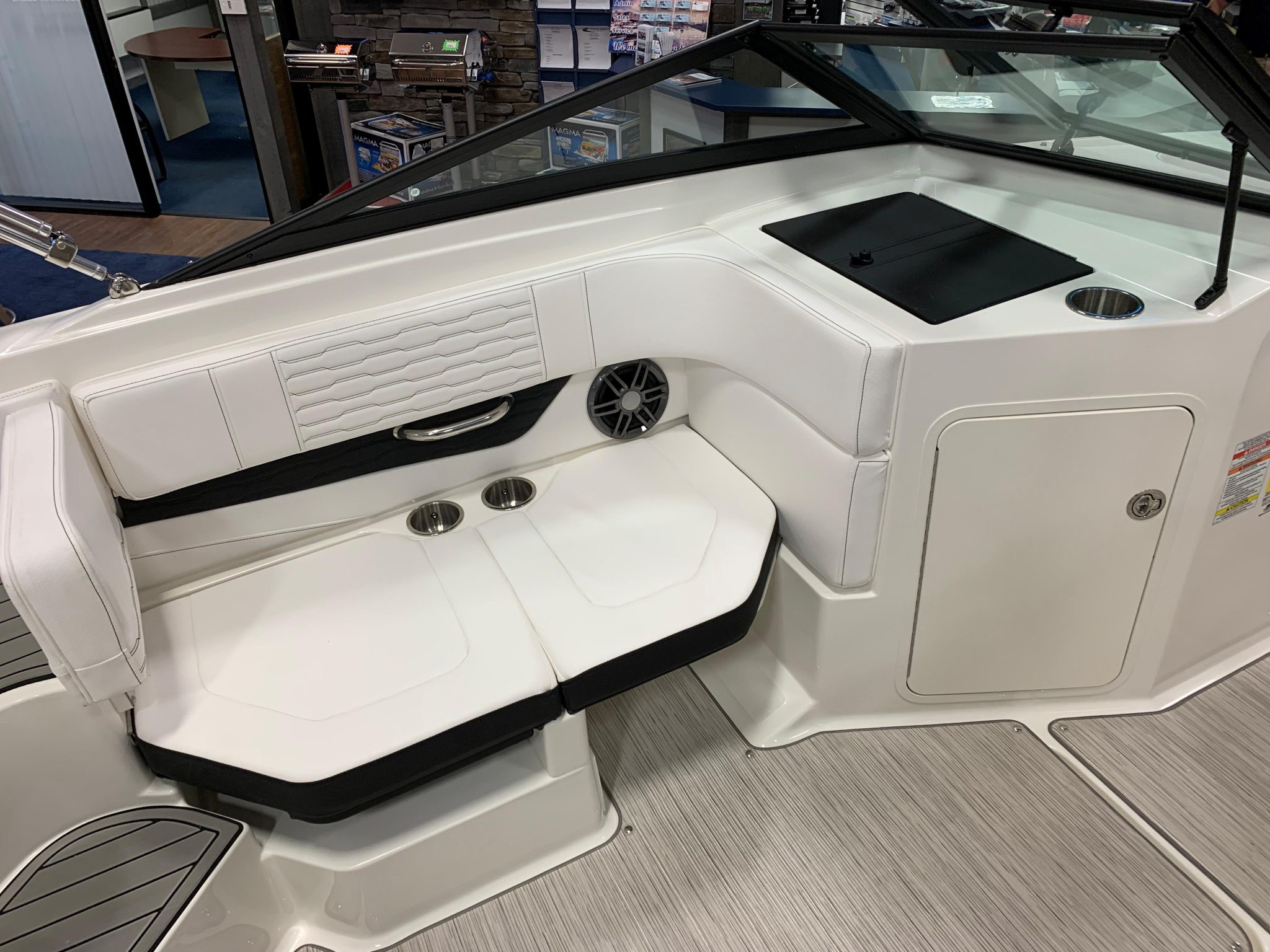 2022 Sea Ray SPX 190